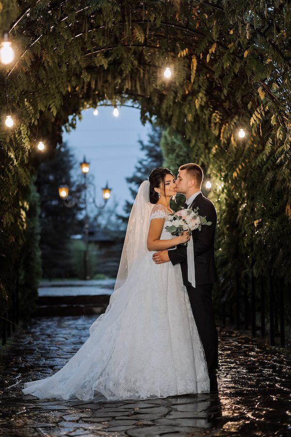 outdoor wedding bride and groom